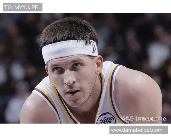 东皇复出里夫斯再变第二巨:21+4完压顶薪莫兰特 六战场均32分 东皇复出里夫斯再变第二巨:21+4完压顶薪莫兰特 六战场均32分