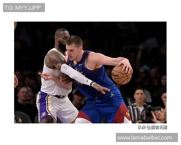 掘金训练不停歇:约基奇胯下运球瞬间闪耀 掘金训练不停歇:约基奇胯下运球瞬间闪耀