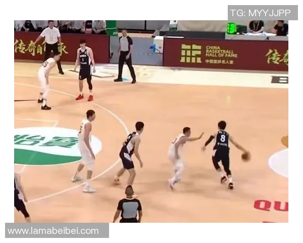 当落后3分选择攻击篮筐：高诗岩的决策失误如何暴露山东男篮的战术与心理困境？